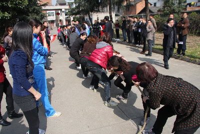 寶業(yè)（集團(tuán)）公司舉行2013年度慶?！叭恕眿D女節(jié)活動(dòng)